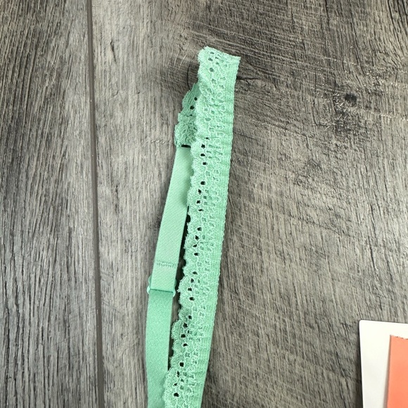 Colsie Green Eyelet Bralette Top‎ - Picture 7 of 13